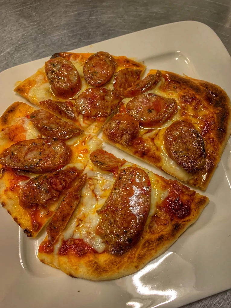 Personal pepperoni pizza